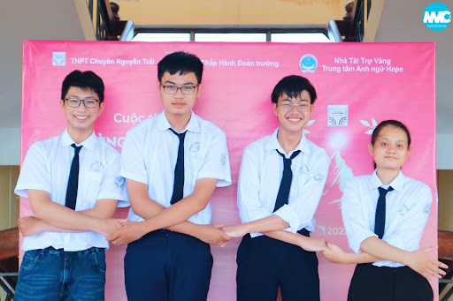 Trận Bán kết 2 đối đầu trực tiếp - cuộc chạm trán đầy kịch tính giữa 4 "nhà leo núi" của cuộc thi “Đường lên đỉnh Olympia” cấp trường lần thứ IV